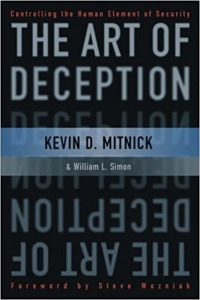 جلد سخت سیاه و سفید_کتاب The Art of Deception: Controlling the Human Element of Security