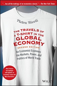 جلد معمولی سیاه و سفید_کتاب The Travels of a T-Shirt in the Global Economy: An Economist Examines the Markets, Power, and Politics of World Trade. New Preface and Epilogue with Updates on Economic Issues and Main Characters