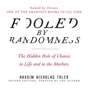 جلد معمولی سیاه و سفید_کتاب Fooled by Randomness: The Hidden Role of Chance in Life and in the Markets 