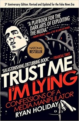 جلد معمولی سیاه و سفید_کتاب Trust Me, I'm Lying: Confessions of a Media Manipulator