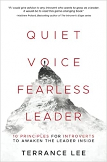 جلد سخت رنگی_کتاب Quiet Voice Fearless Leader: 10 Principles For Introverts To Awaken The Leader Inside